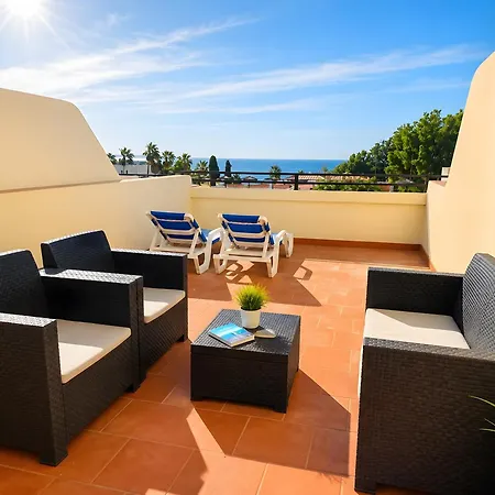 Big Terrace With Sea View 98 شقة